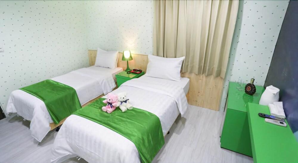 Bin Chen Business Hotel Hsinchu City Exterior photo
