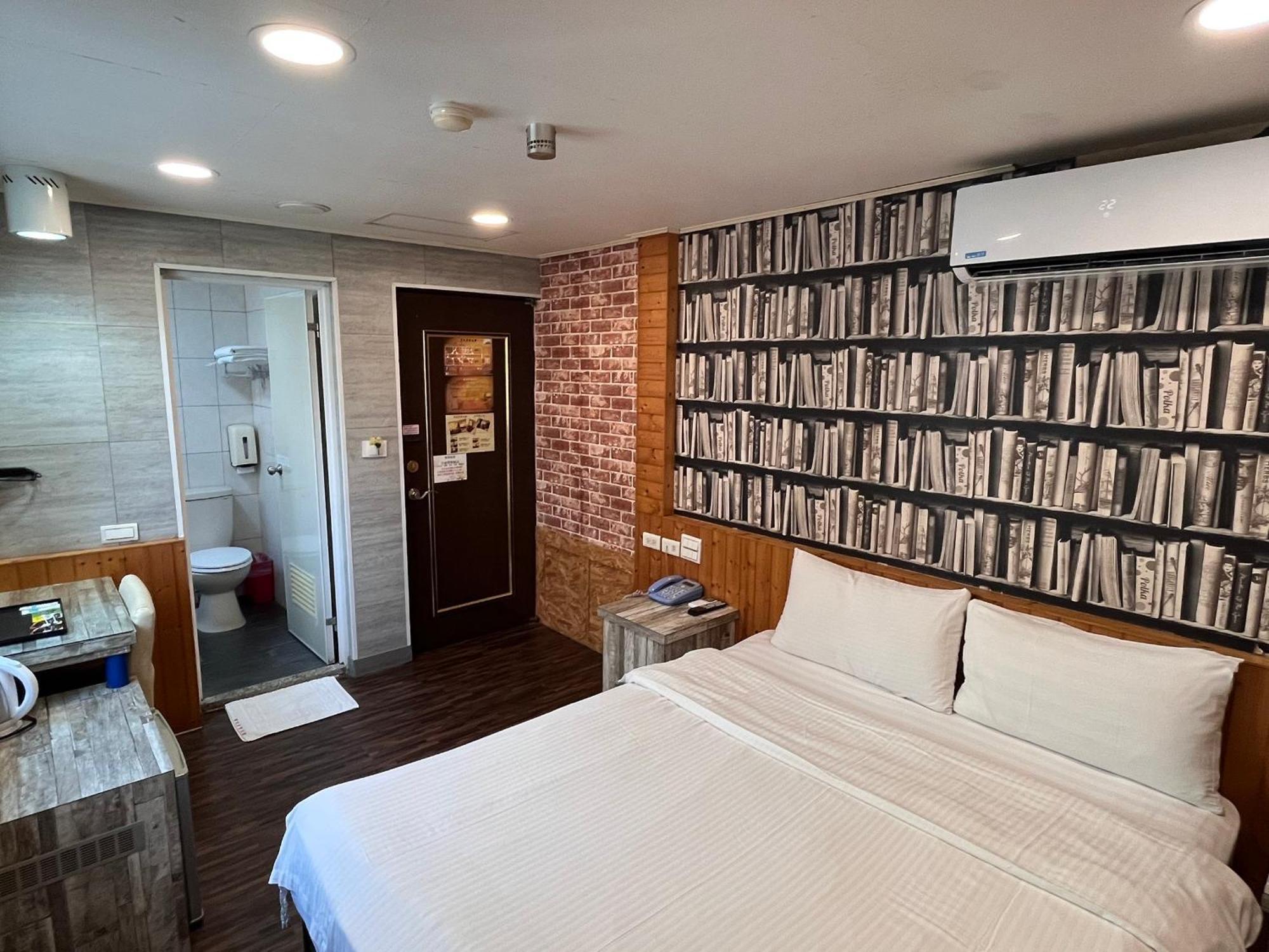 Bin Chen Business Hotel Hsinchu City Exterior photo