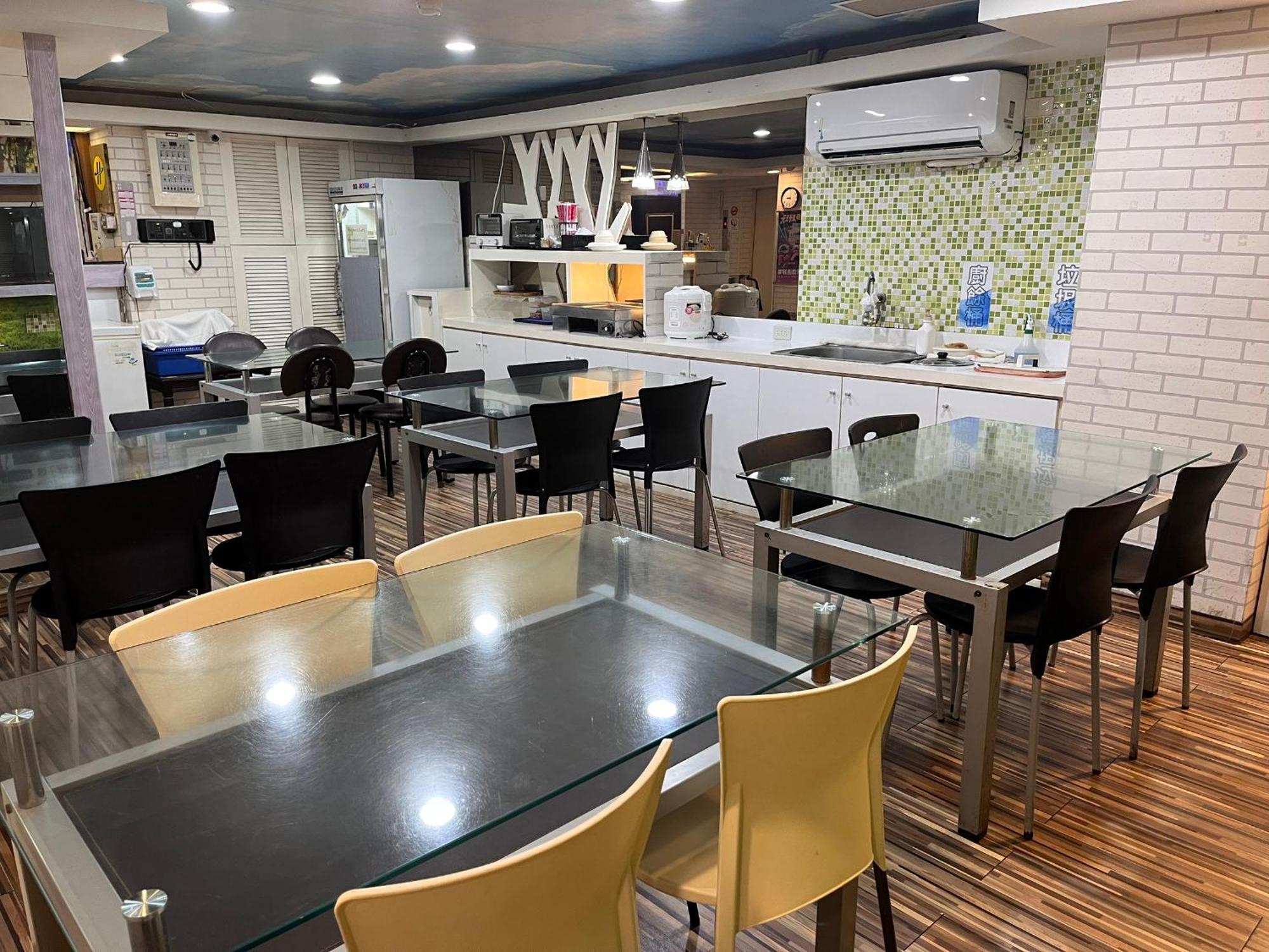 Bin Chen Business Hotel Hsinchu City Exterior photo